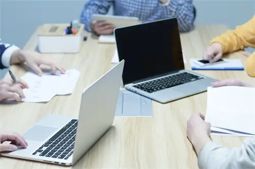 东湖大学陈小春简介